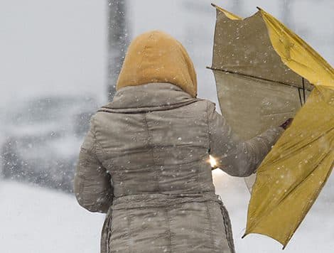 Latvijai tuvojas sniegputenis-viens no stiprākajiem šajā ziemā Latvijai tuvojas sniegputenis-viens no stiprākajiem šajā ziemā