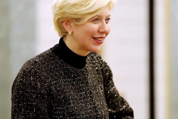 Jau vairāk nekā 12 tūkstoši izglītības darbinieku izteikuši neuzticību ministrei Čakšai