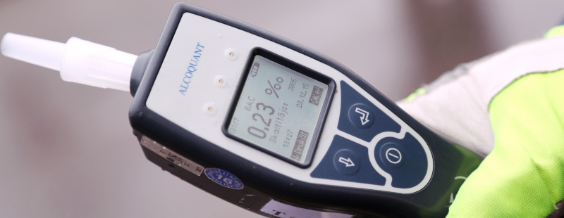 Vecgada vakarā Latvijā noķerti 14 dzērājšoferi