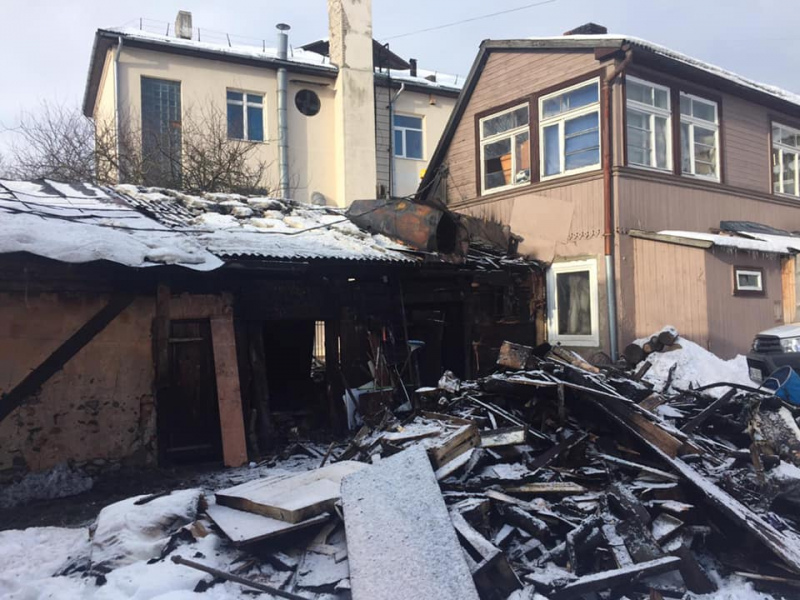 Talsu ielā dedzis šķūnis; cietušo nav Talsu ielā dedzis šķūnis; cietušo nav