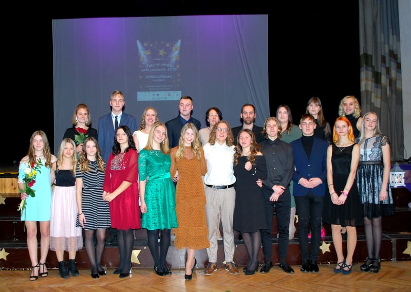 Sadalītas "Tukuma novada gada jaunietis 2019" balvas Sadalītas "Tukuma novada gada jaunietis 2019" balvas