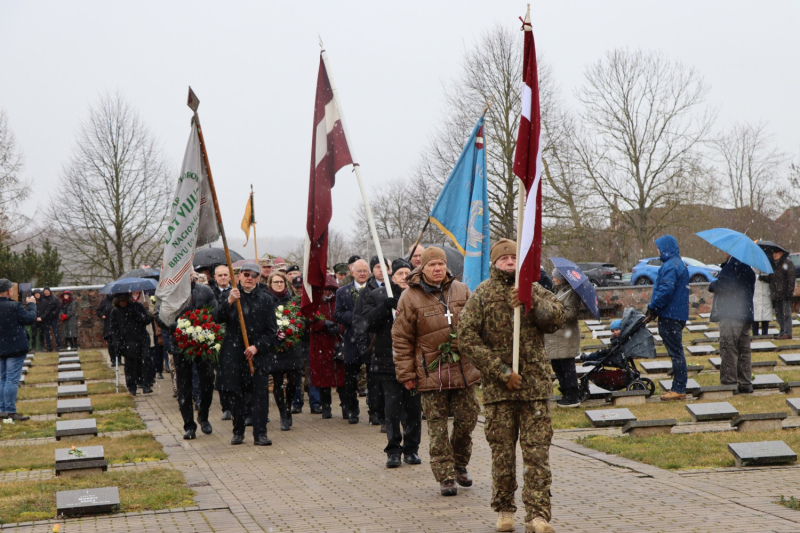 Lestenē godina leģionāru piemiņu