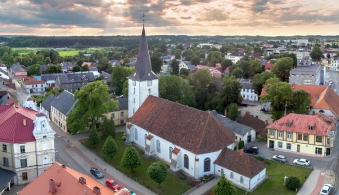 Rīgā iedzīvotāju skaits krītas, Tukumā pieaug