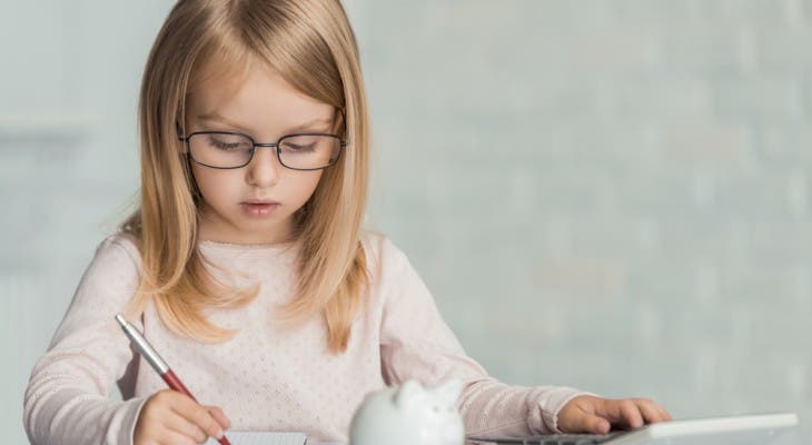 Dažām ģimenēm izmaksās abus Covid-19 pabalstus