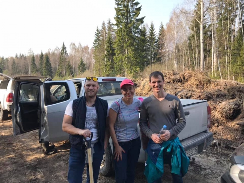 Meža dienas ietvaros Zentenes pagastā tika stādīti koki