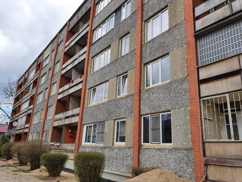 Daudzdzīvokļu mājā Meža ielā 11, Tukumā notiek ēkas siltināšanas darbi Daudzdzīvokļu mājā Meža ielā 11, Tukumā notiek ēkas siltināšanas darbi