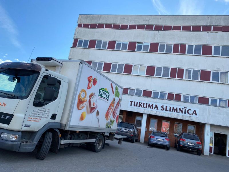 "Puratos Latvia" sarūpē gardu pārsteigumu Tukuma slimnīcas mediķiem