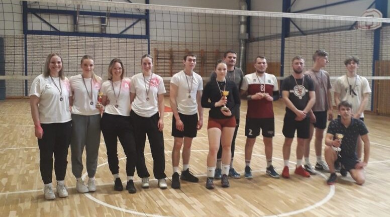 Aizvadīts Cēres kauss volejbolā