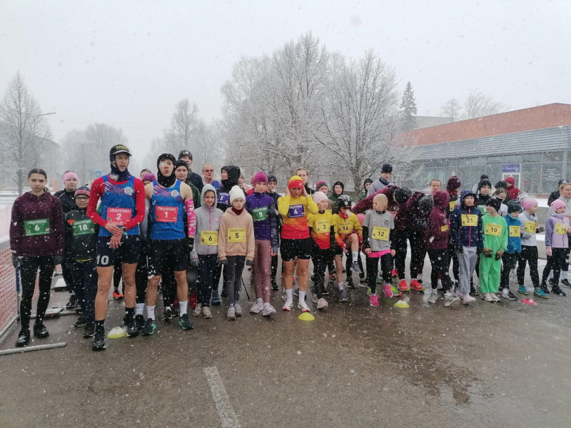 "Lielaisciems" veiglatlētiem medaļas sacensībās Preiļos