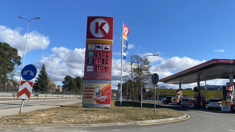 Ekonomikas ministrija izstrādājusi operatīvo degvielas cenu monitoringa rīku