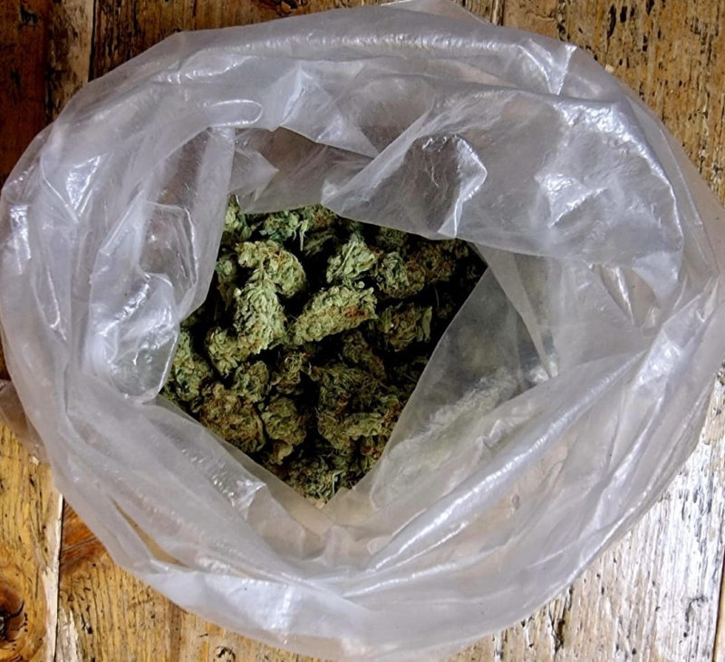 Tukuma policisti aiztur narkotiku pārvadātāju