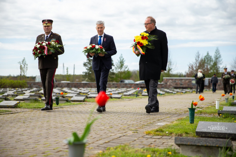 Lestenē piemin Otrā pasaules karā kritušos karavīrus Lestenē piemin Otrā pasaules karā kritušos karavīrus