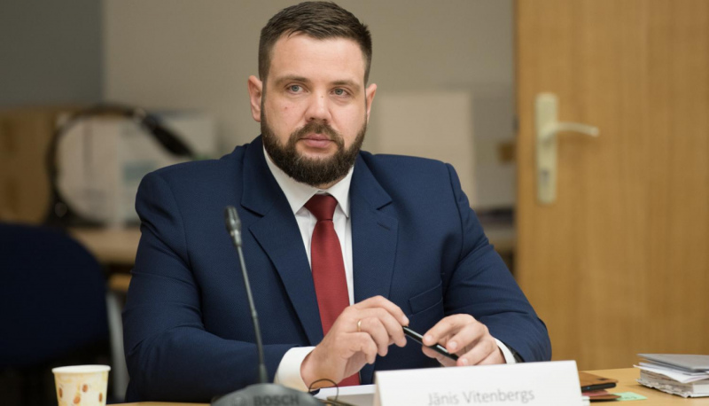 Kariņš parakstījis rīkojumu par Jāņa Vitenberga demisiju