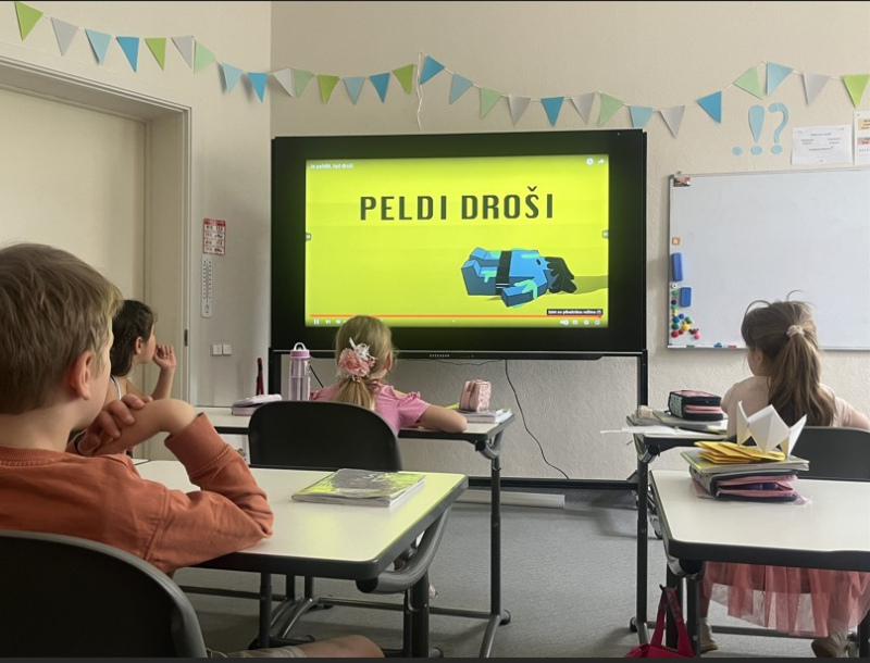 “Peldēt droši” aicina bērnus uz bezmaksas ON-LINE nodarbībām “Ja peldēt, tad droši 2025”