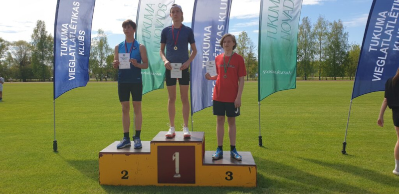 Aizvadītas Tukuma novada skolēnu Olimpiskās dienas sacensības vieglatlētikā