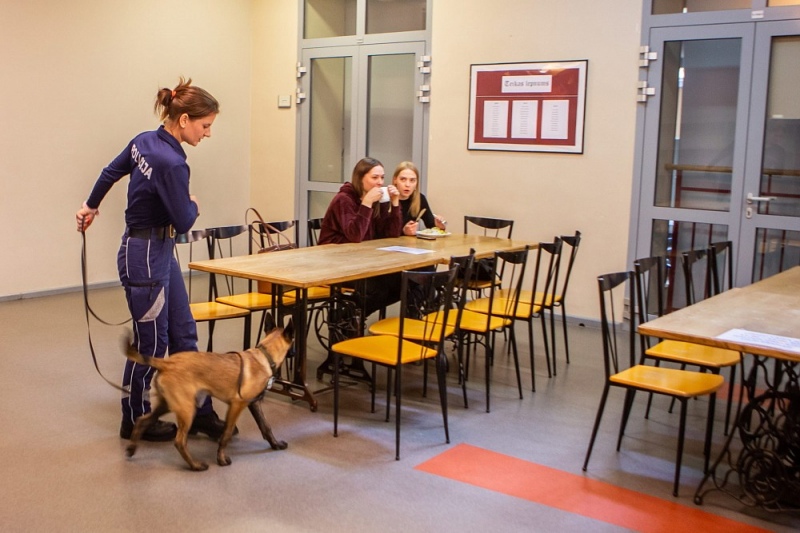No jaunā mācību gada skolās sāks aktīvi veikt narkotiku pārbaudes No jaunā mācību gada skolās sāks aktīvi veikt narkotiku pārbaudes