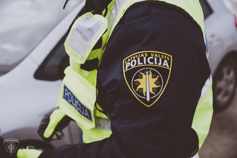 Jāņu brīvdienās noķerti 70 dzērājšoferi; lielākā daļa smagā reibumā Jāņu brīvdienās noķerti 70 dzērājšoferi; lielākā daļa smagā reibumā