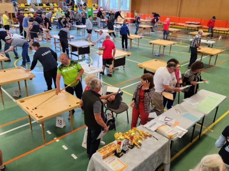 Tukuma novada sportisti piedalījušies LSVS 61. sporta spēlēs novusā