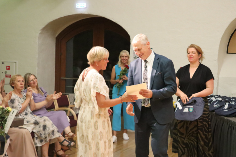 Godināti "XIII Latvijas Skolu jaunatnes dziesmu un deju svētku" pedagogi