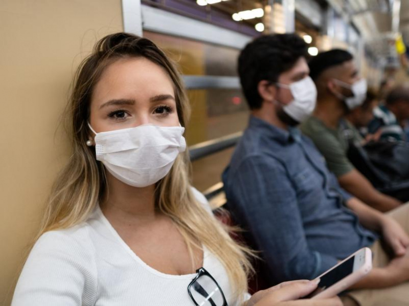 Sejas masku valkāšana iekštelpās var tikt pieņemta kā obligāta prasība