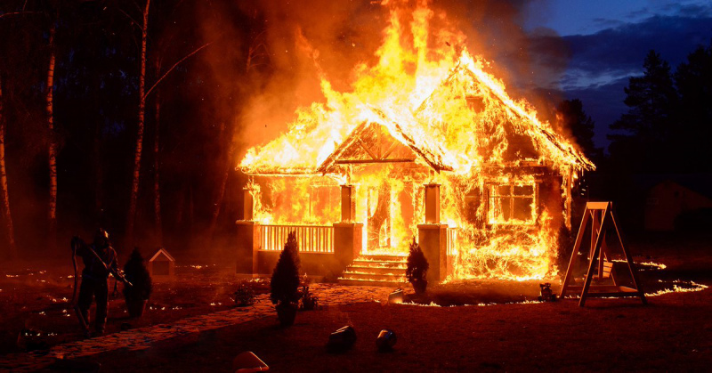 Pūres pagastā, glābjot savus mazbērnus no ugunsgrēka, bojā gājis vectēvs Pūres pagastā, glābjot savus mazbērnus no ugunsgrēka, bojā gājis vectēvs