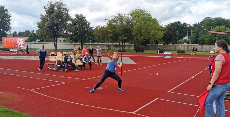 Helmanei visa kaluma medaļas Jēkabpils novada atklātajā čempionātā vieglatlētikā veterāniem