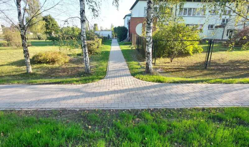 Zantē  gar bērnudārzu pabeigti gājēju ietves izbūves darbi