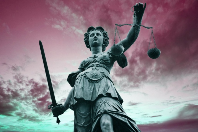 Pašvaldības darbiniece, neatzīstot savus pārkāpumus, iesūdzējusi tiesā Lukmanu Pašvaldības darbiniece, neatzīstot savus pārkāpumus, iesūdzējusi tiesā Lukmanu