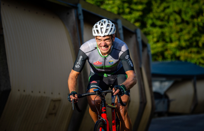 Riteņbraucējs Artis Roze Siguldā uzvar Latvijas čempionātā kalnā braukšanā