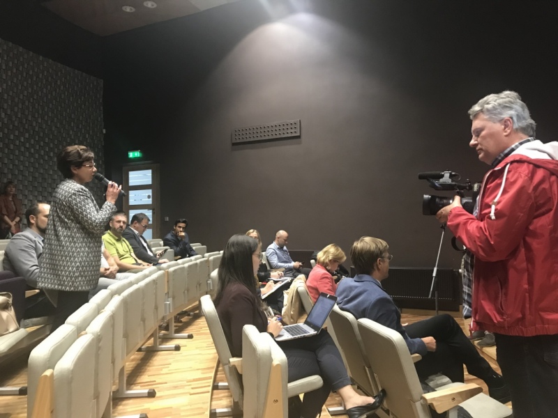 Vēja elektrostaciju Dobelē un Pienavā attīstītājs turpina sarunas Tukumā Vēja elektrostaciju Dobelē un Pienavā attīstītājs turpina sarunas Tukumā