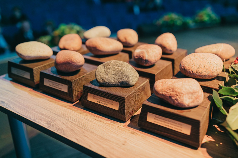 Dāvis Golds saņem balvu nominācijā "Gada jaunais inženieris" Dāvis Golds saņem balvu nominācijā "Gada jaunais inženieris"