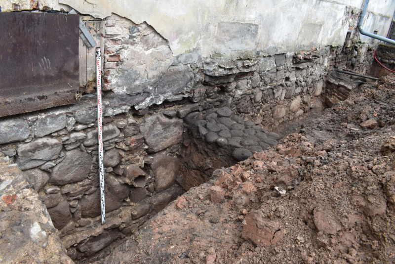 Interesanti atradumi pie Durbes muižas kalpu mājas Tukumā Interesanti atradumi pie Durbes muižas kalpu mājas Tukumā