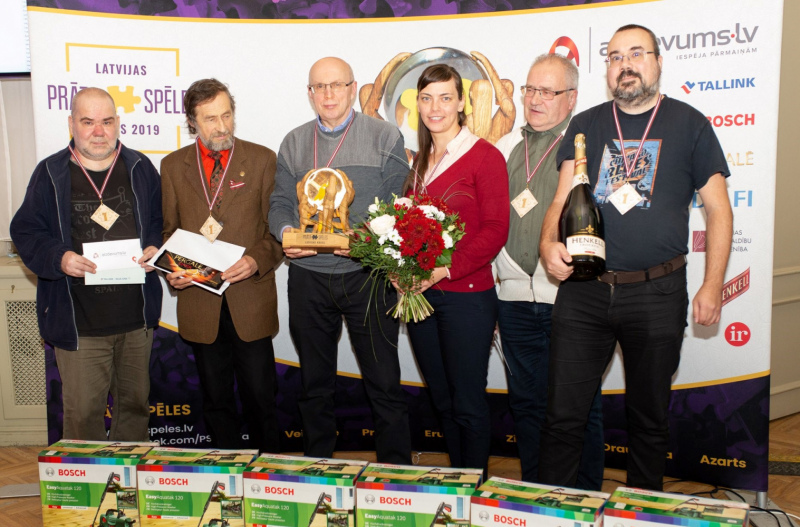 "Stende 2" komanda uzvar Latvijas kausā prāta spēlēs