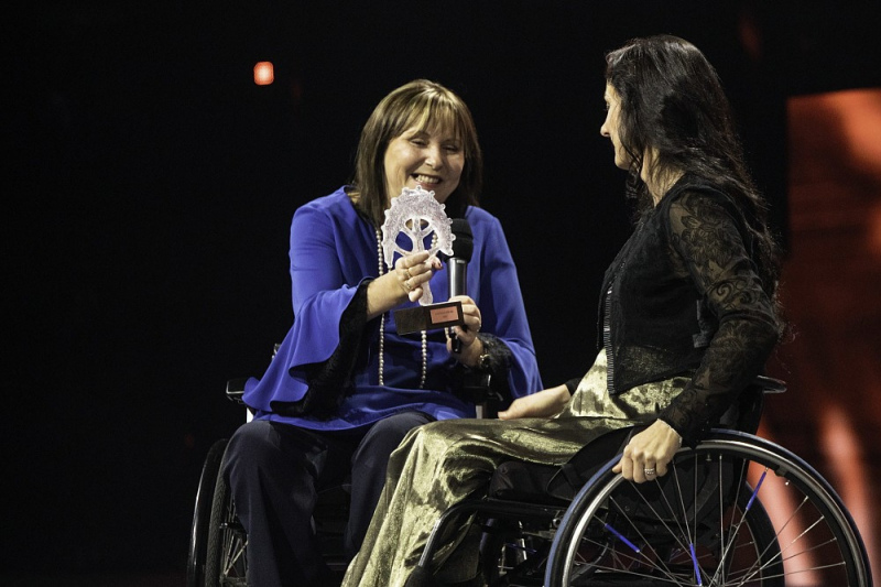 Margitai Kanopkai pasniegta "Latvijas lepnuma" balva