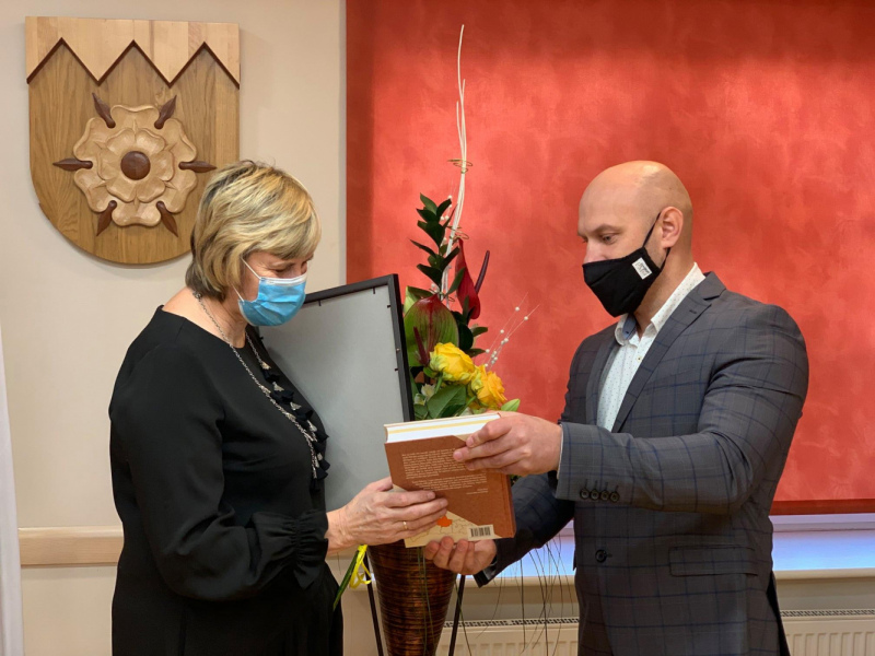 Pasniegti Tukuma novada domes "Atzinības raksti"