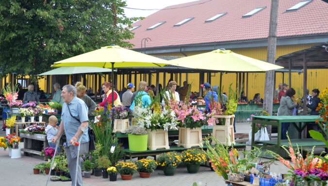Neskatoties uz ierobežojumiem, Tukuma tirgus sestdienās strādās Neskatoties uz ierobežojumiem, Tukuma tirgus sestdienās strādās