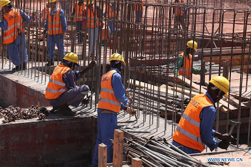 Būvnieku asociācija: Darbinieki bez sertifikāta vai nu aizies strādāt nelegāli, vai arī darba devēji viņus “piesegs” Būvnieku asociācija: Darbinieki bez sertifikāta vai nu aizies strādāt nelegāli, vai arī darba devēji viņus “piesegs”